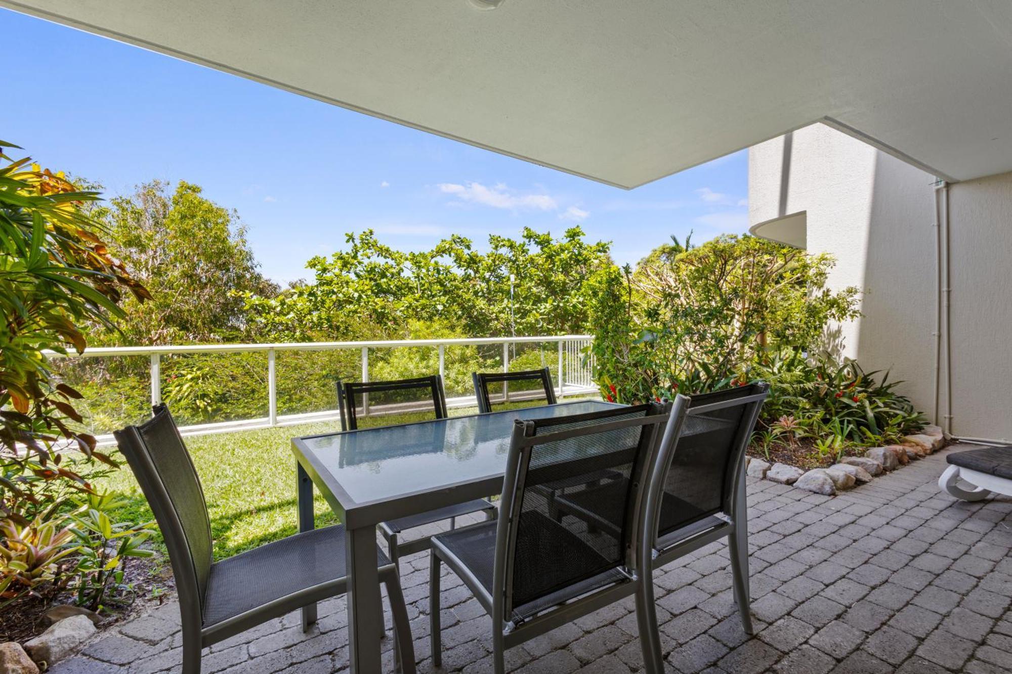 Sunshine Vista Aparthotel Sunshine Beach Exterior photo